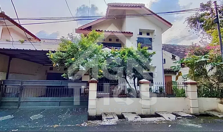 Foto Properti Dijual Rumah 2 Lantai Akses Lengkap Siap Huni Di Taman Meruya Ilir Kembangan Jakarta Barat