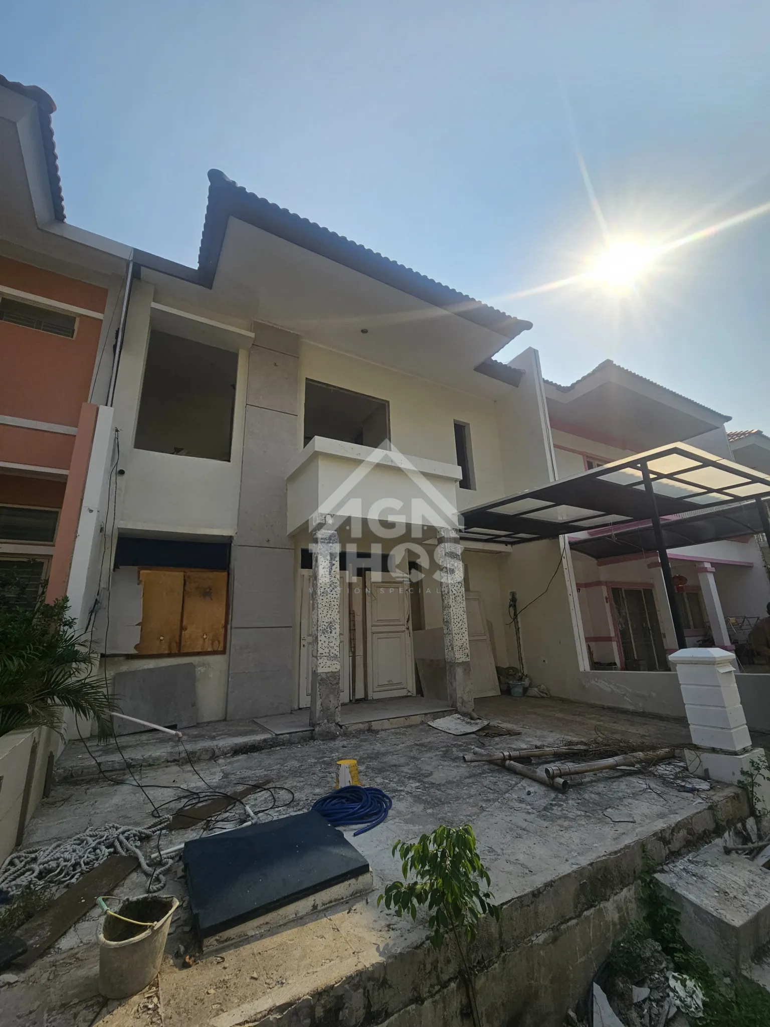 Rumah 2 Lantai  di Komplek Perumahan Metro Marina, Pademnagan Jakarta Utara