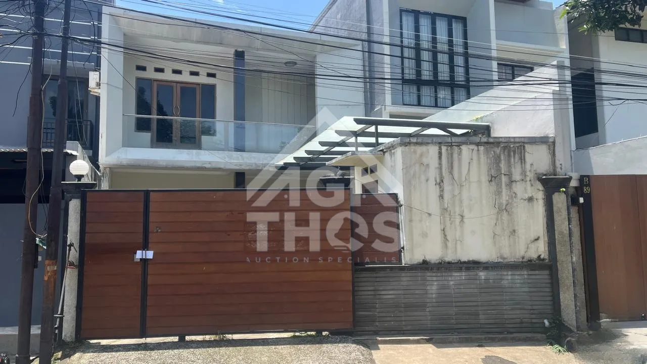 Foto Properti Rumah 2 Lantai di Komplek Perumahan Villa Arteri Kebon Jeruk