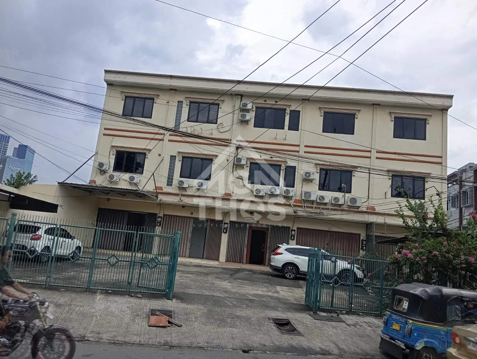 Foto Properti Di Jual 5 Unit Ruko 3 Lantai di Tomang Utara Jakarta Barat