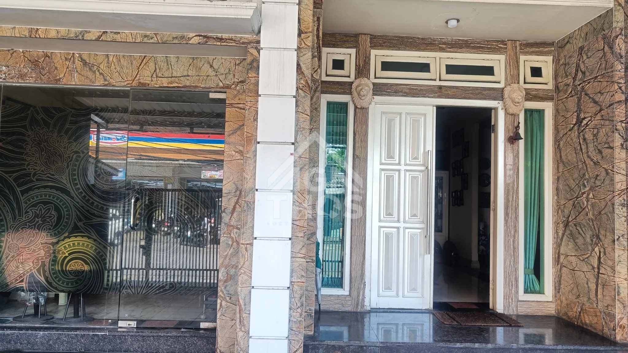 Rumah 2 Lantai di Komplek Perumahan Hotel Indonesia, Kelapa Gading