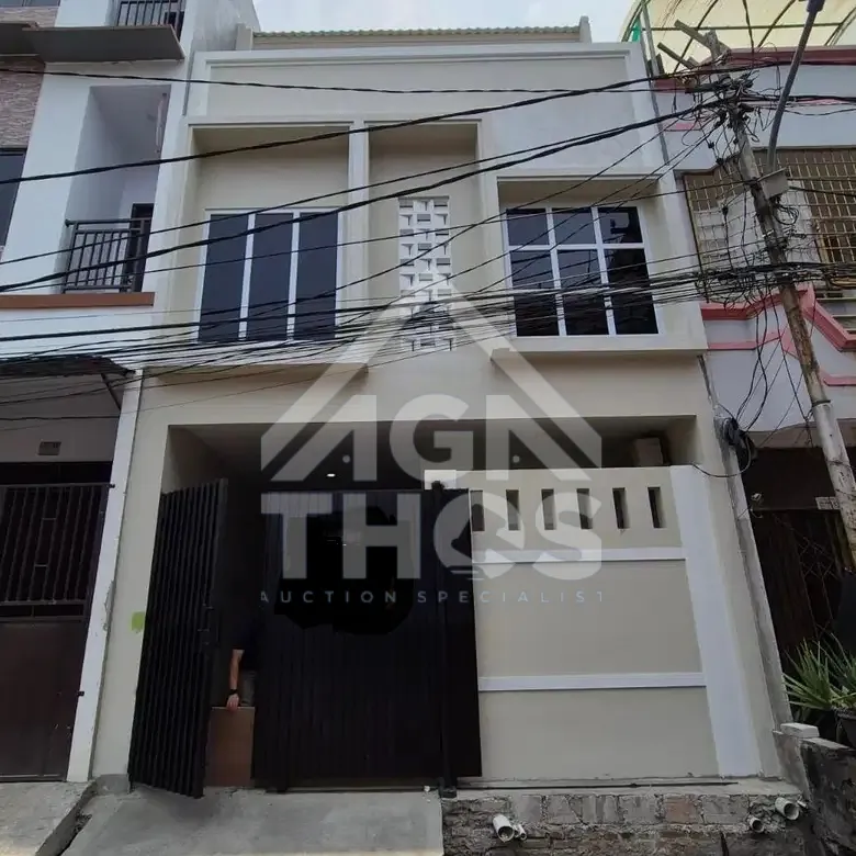 Foto Properti Dijual Rumah 3 Lantai Bangunan Baru Siap Huni di Jalan Jelambar Utama Selatan Jakarta Barat