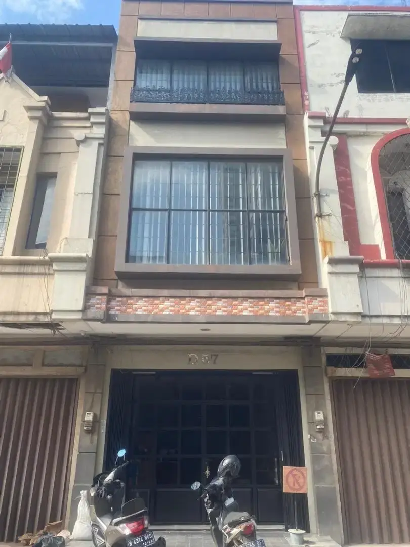 DiJual Ruko minimalis baru renovasi Ruko Pelangi dekat mal green sedayu Cengkareng