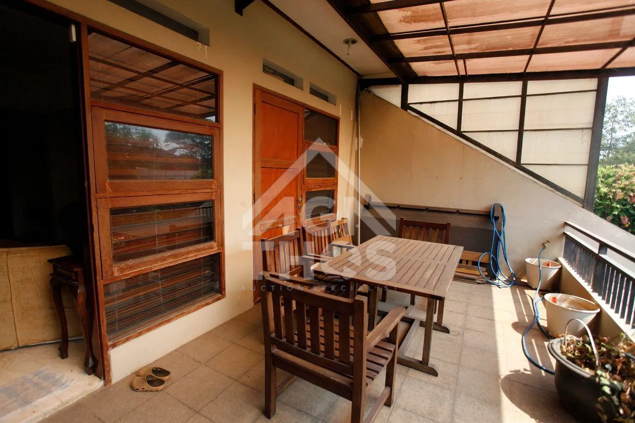 Foto Properti Rumah 2 Lantai di komplek Pesona Bali Jl. Tampak Siring Tangerang