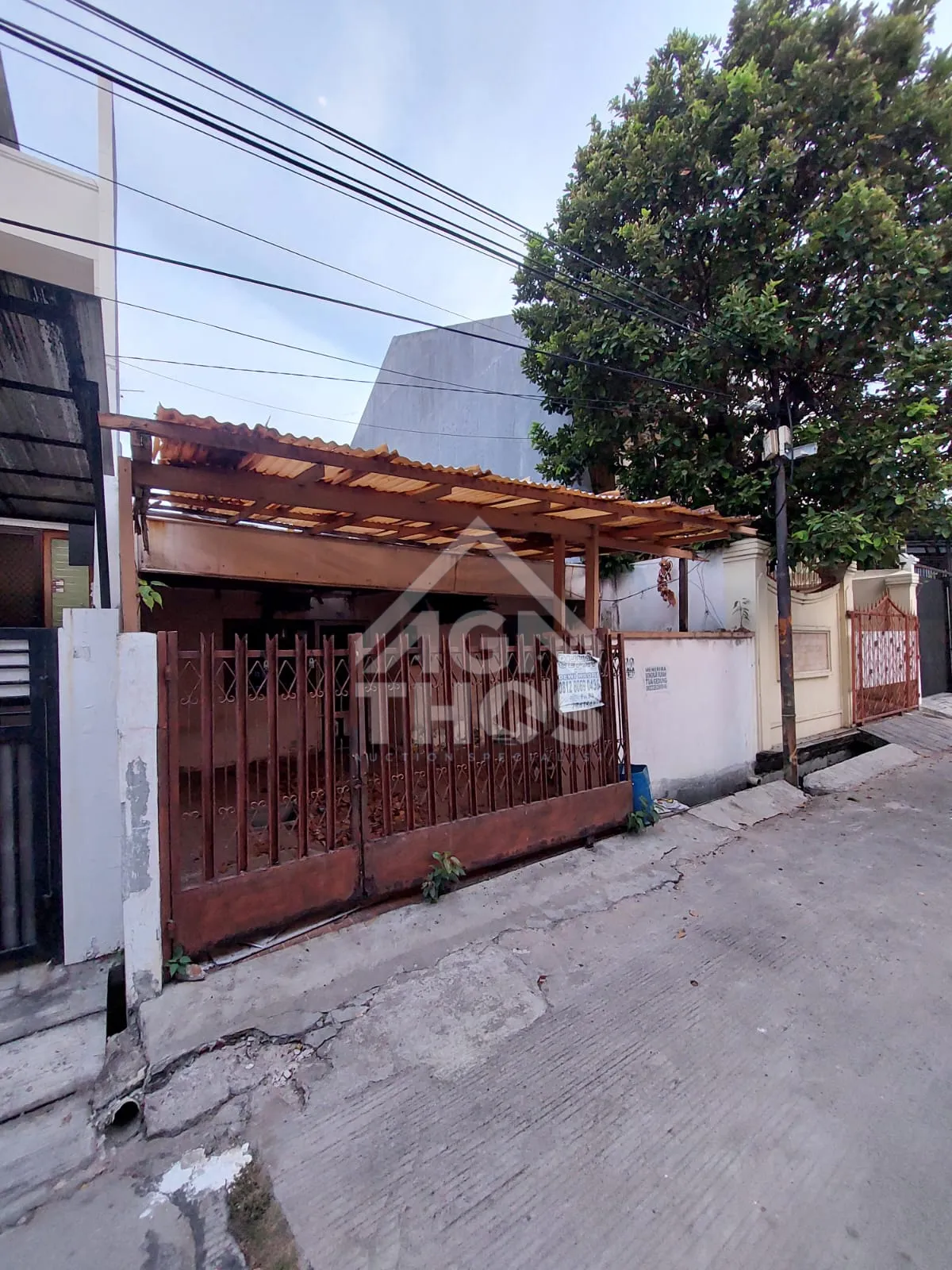 Foto Properti Rumah Kosong Tua di Pluit Putra, Penjaringan Kota Jakarta Utara