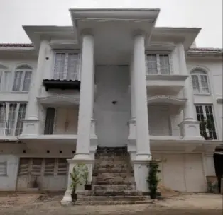 Foto Properti Dijual Rumah 3 Lantai Jl. Vila Cendrawasih, Jatibening