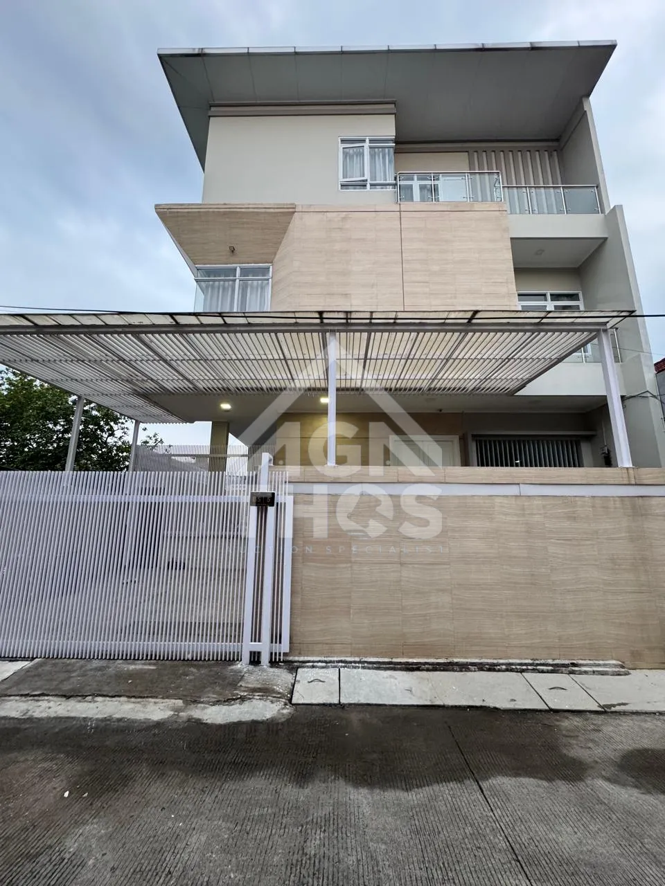 Foto Properti Di Jual Rumah 3 Lantai Hook Bagus dan Rapih Siap Huni di Jalan Banyo Kelapa Gading Jakarta Utara