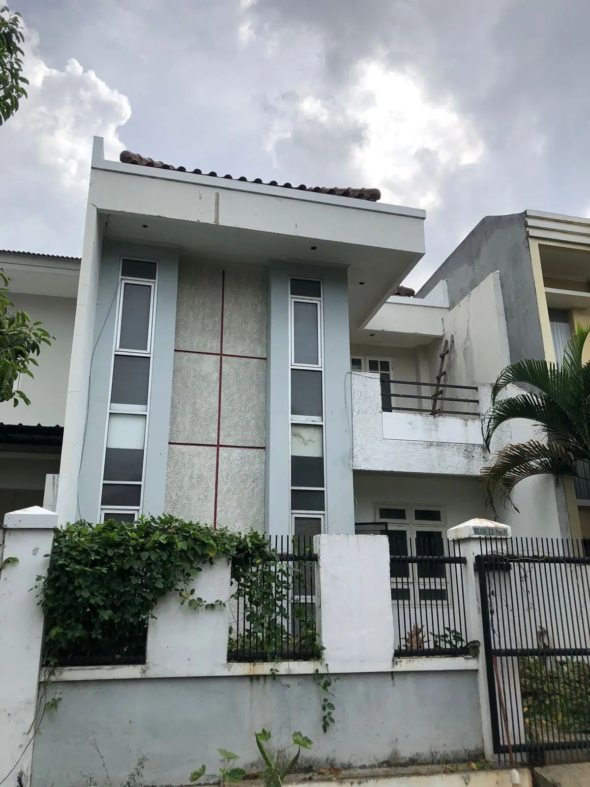 Foto Properti Dijual Rumah Minimalis 2 Lantai Siap Huni Di Taman Vila Meruya Kembangan, Jakarta Barat