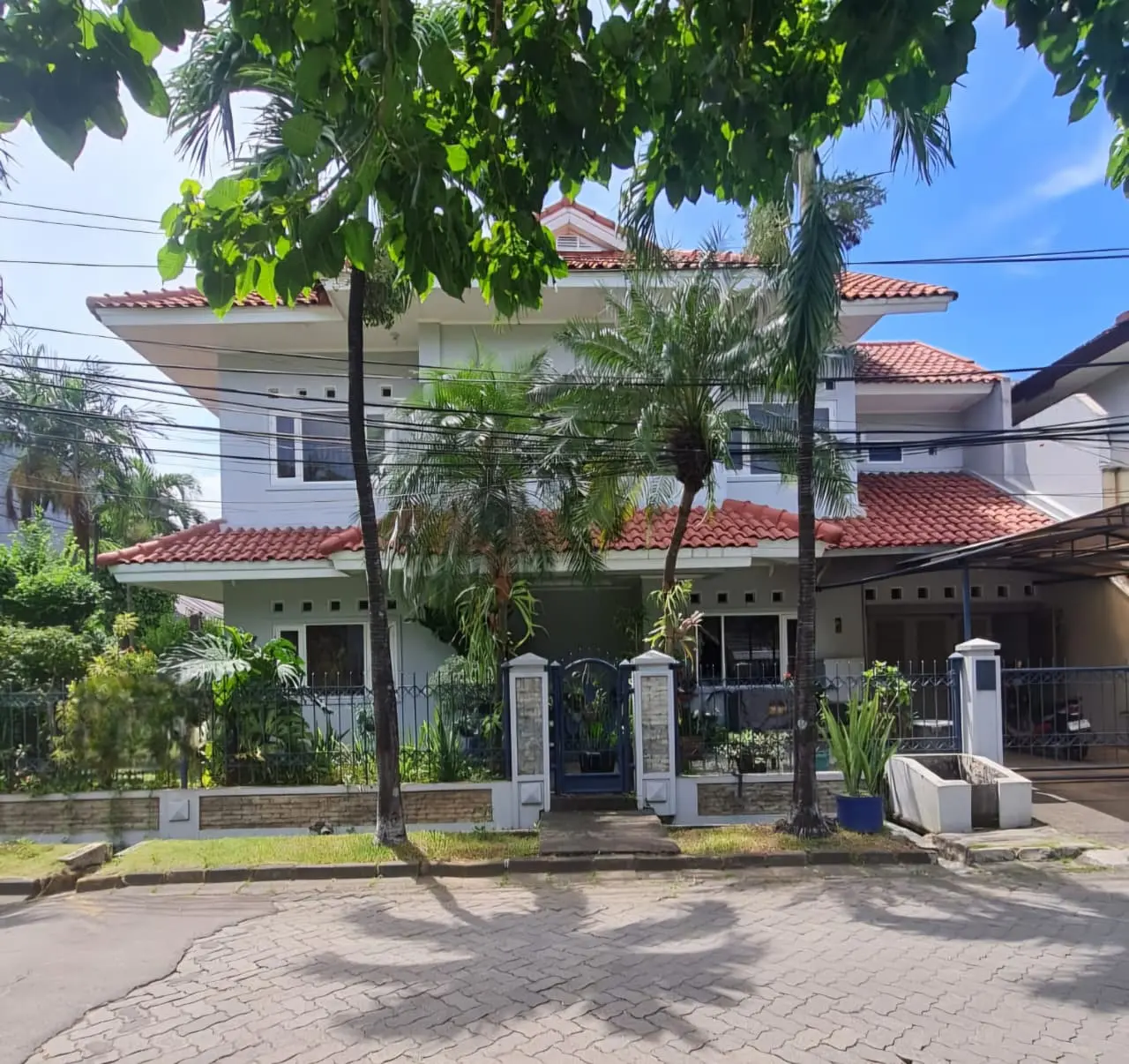 Dijual Rumah Hook Siap Huni Nyaman Asri Di Taman Kedoya Permai Kebon Jeruk, Jakarta Barat