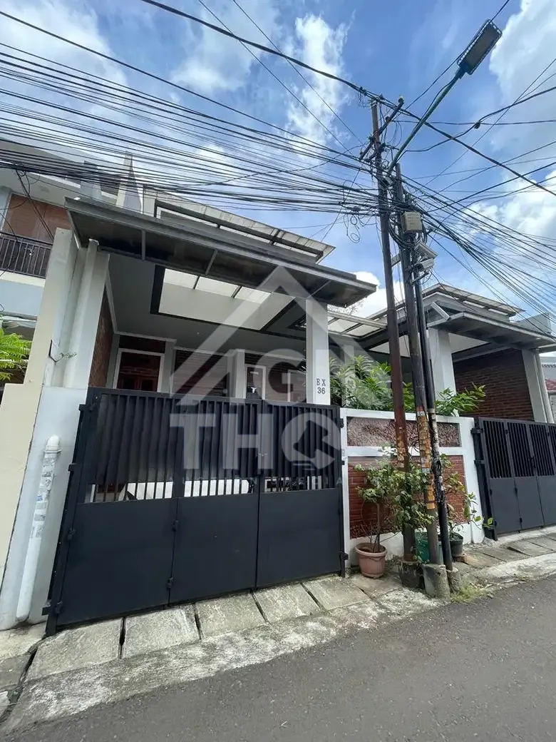 Foto Properti Dijual Rumah 2 Lantai Rapih Siap Huni di Perumahan Taman Meruya Ilir Kembangan Jakarta Barat